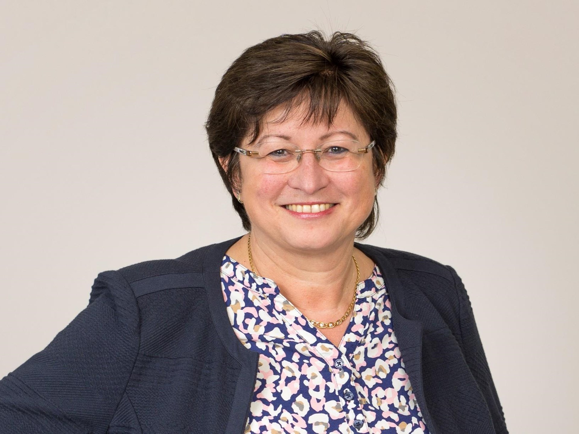 Portrait einer Frau. Maria Frosch, Personalassistenz